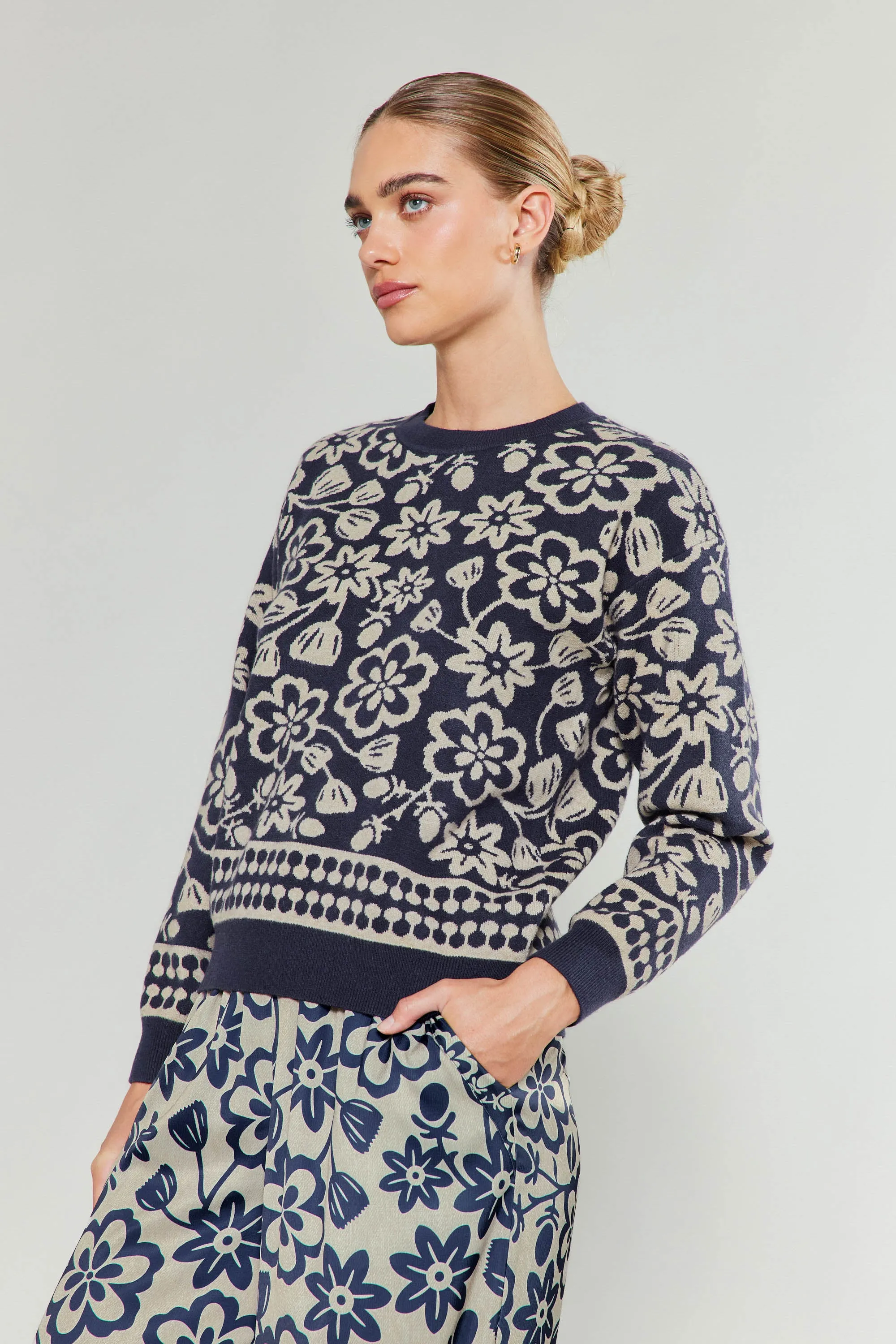 Pullover Floral Sweater
